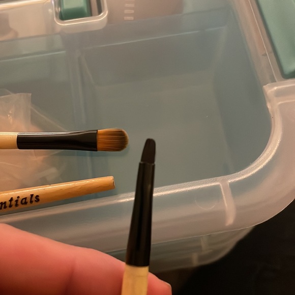 Set of Bobbi Brown eye liner/shadow brushes. - Picture 4 of 7